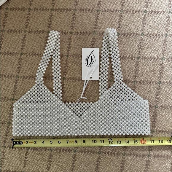 Red Berry Fashion white pearl cropped tank top NWT S - Picture 6 of 9